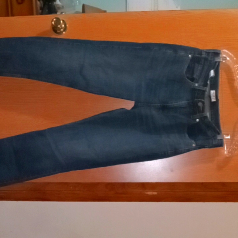 Levi signature straight
